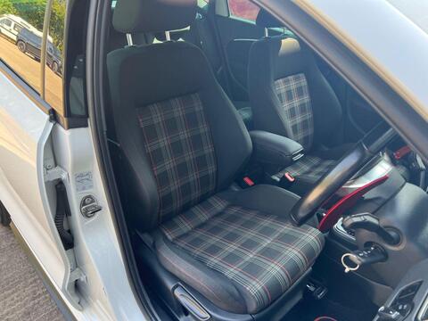 Volkswagen Polo view 12