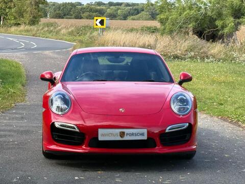 Porsche 911 view 10