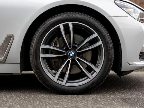 BMW 7 Series view 34