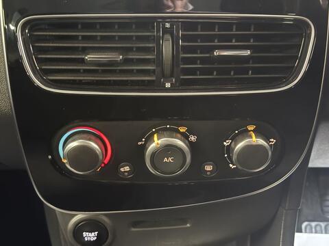 Renault Clio view 25