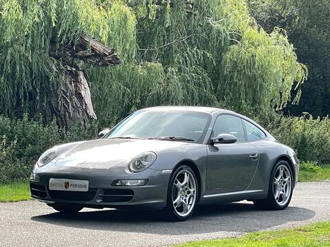 Porsche 911 view 3