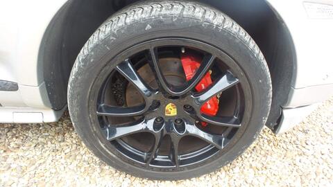 Porsche Cayenne view 42