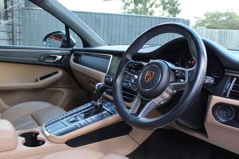 Porsche Macan view 5