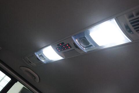 Volkswagen Caravelle view 24
