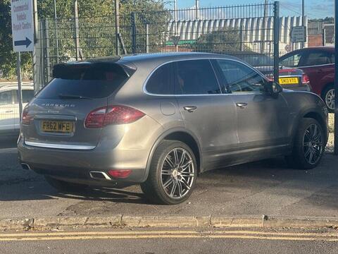 Porsche Cayenne view 29