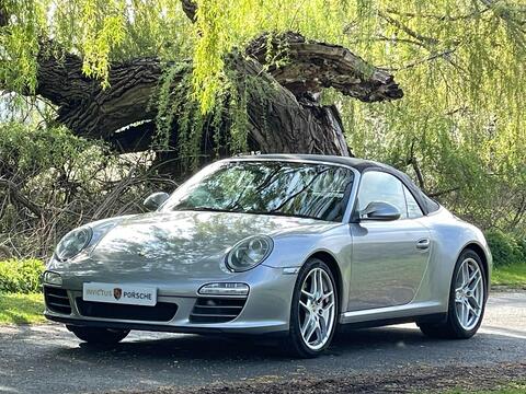 Porsche 911 view 3