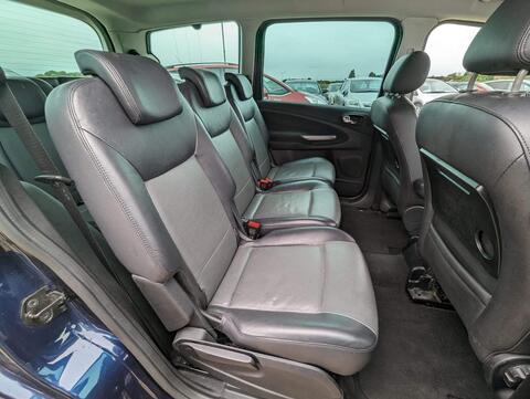 Ford Galaxy view 9