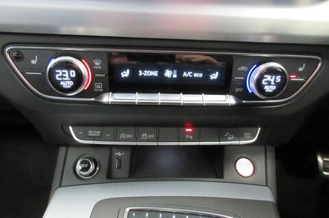 Audi SQ5 view 26
