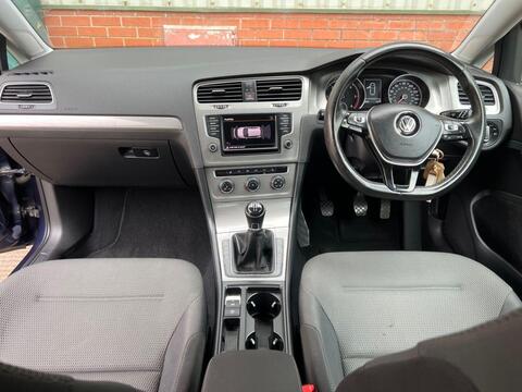 Volkswagen Golf view 14