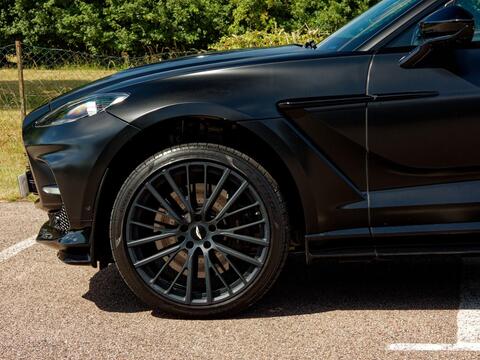 Aston Martin DBX view 14