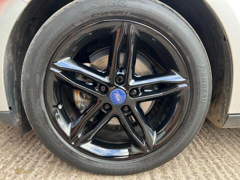 Ford Focus view 26