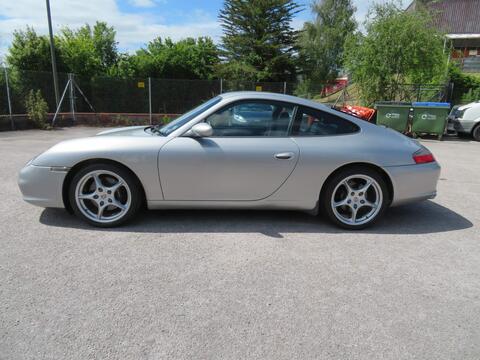 Porsche 911 view 5