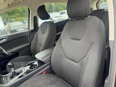 Ford S-Max view 9