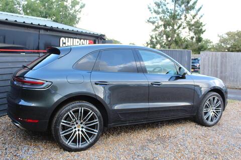 Porsche Macan view 8