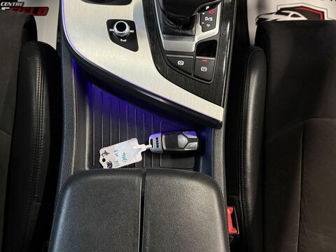 Audi Q7 view 33