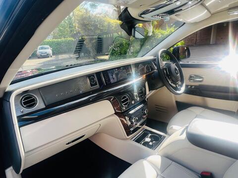 Rolls-Royce Phantom view 47