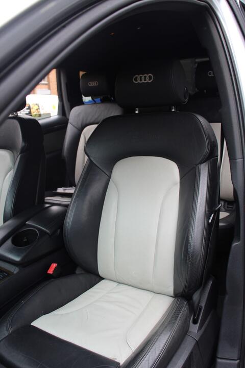 Audi Q7 view 39