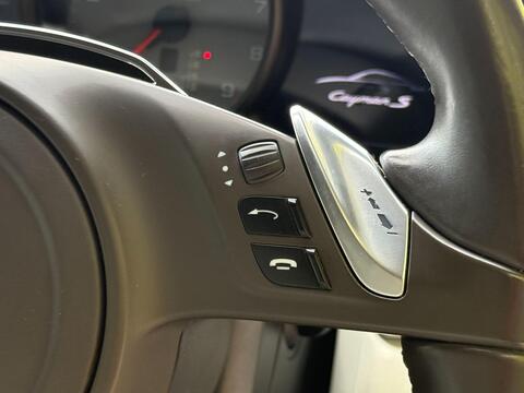 Porsche Cayman view 34