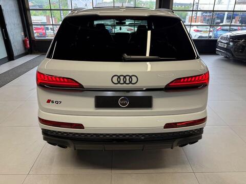 Audi SQ7 view 5