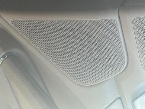 Porsche Cayenne view 57