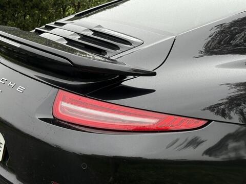 Porsche 911 view 19