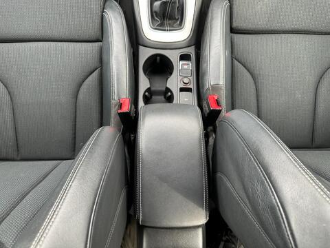 Audi Q3 view 15