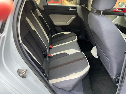 Volkswagen Polo view 11