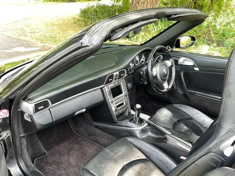 Porsche 911 view 4