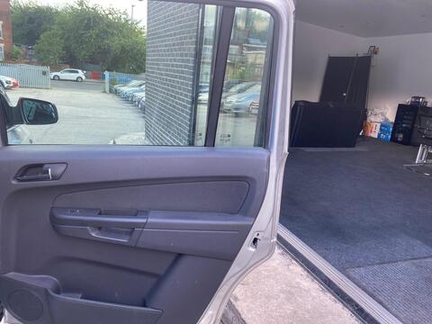 Vauxhall Zafira view 23