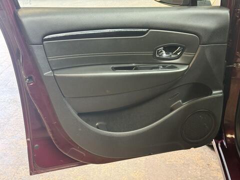 Renault Scenic view 18