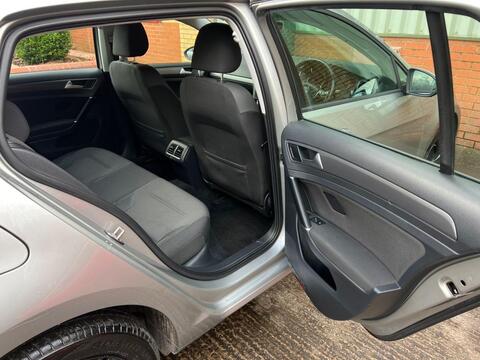 Volkswagen Golf view 9