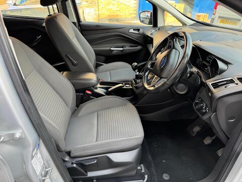 Ford C-Max view 12