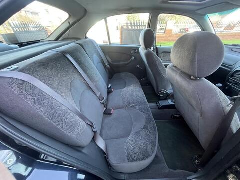 Rover 200 view 14