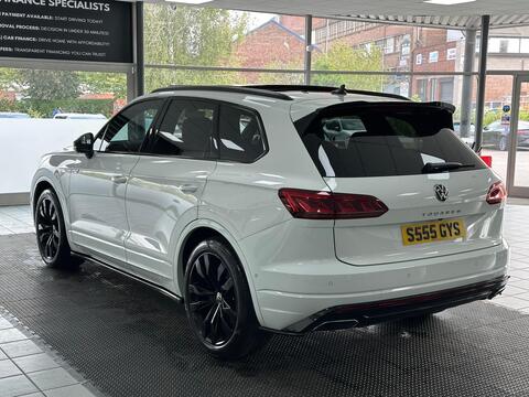Volkswagen Touareg view 11