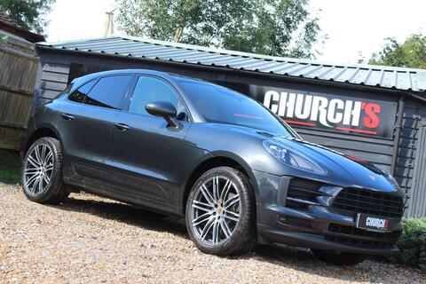 Porsche Macan view 11