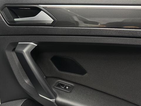 Volkswagen Tiguan view 28