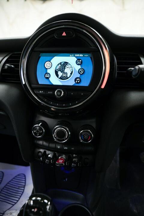 Mini Hatch view 20