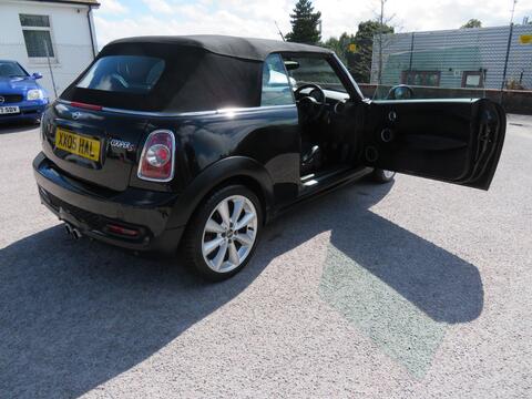 Mini Convertible view 14