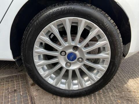 Ford Fiesta view 24