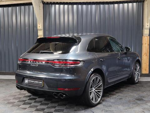 Porsche Macan view 17