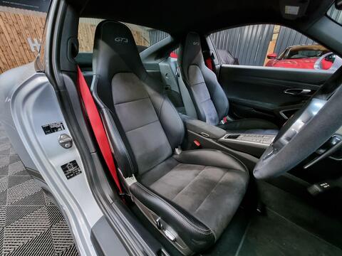 Porsche 911 view 68