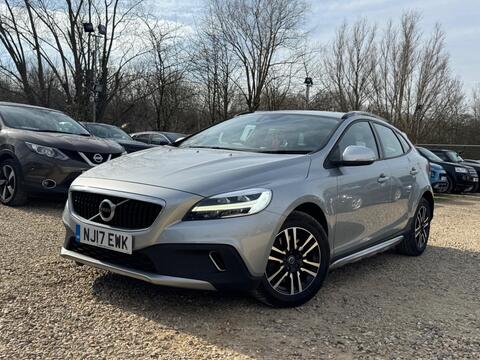 Volvo V40 Cross Country view 2
