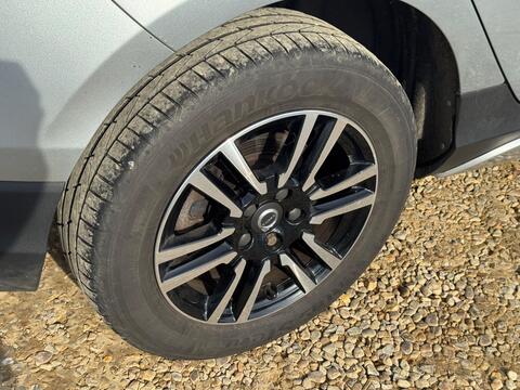 Volvo V40 Cross Country view 27