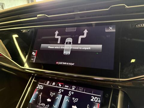 Audi SQ7 view 63
