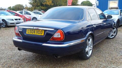 Jaguar XJ view 3