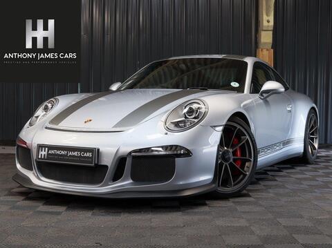 Porsche 911 view 2
