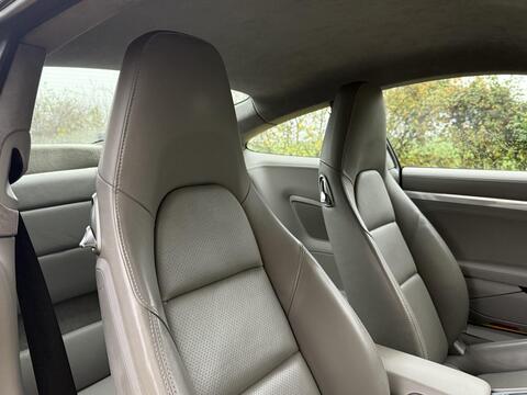 Porsche 911 view 18