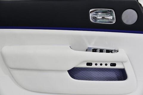 Rolls-Royce Dawn view 51