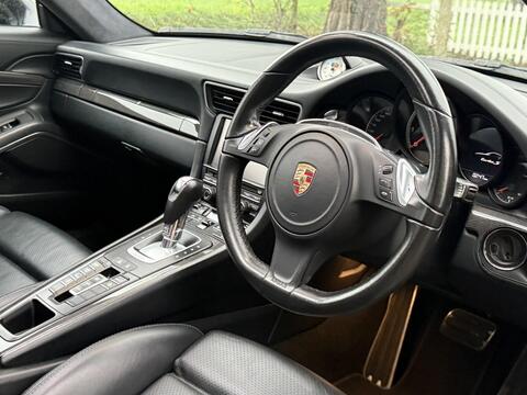 Porsche 911 view 39