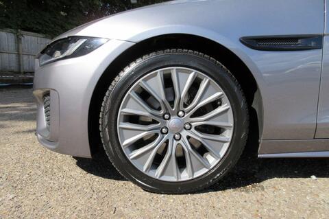 Jaguar Xe view 17